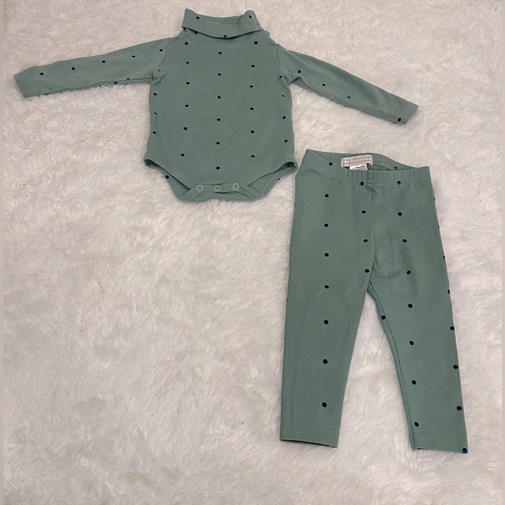 TBBC - polka dot turtleneck bodysuit and pants set - size 6-12 months